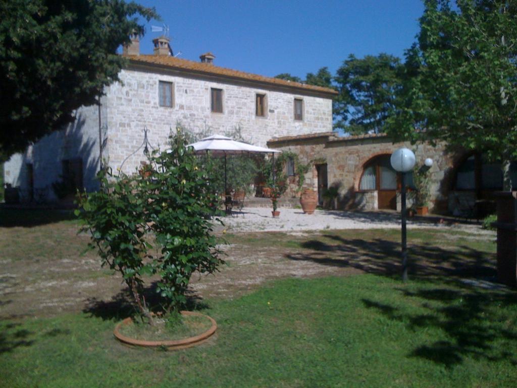 La Canonica San Giovanni d'Asso Bilik gambar